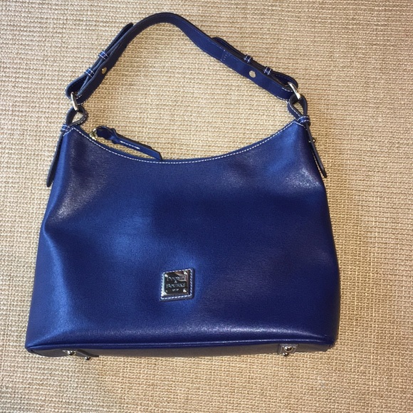 Dooney & Bourke Handbags - Like new Dooney & Bourke midnight blue purse